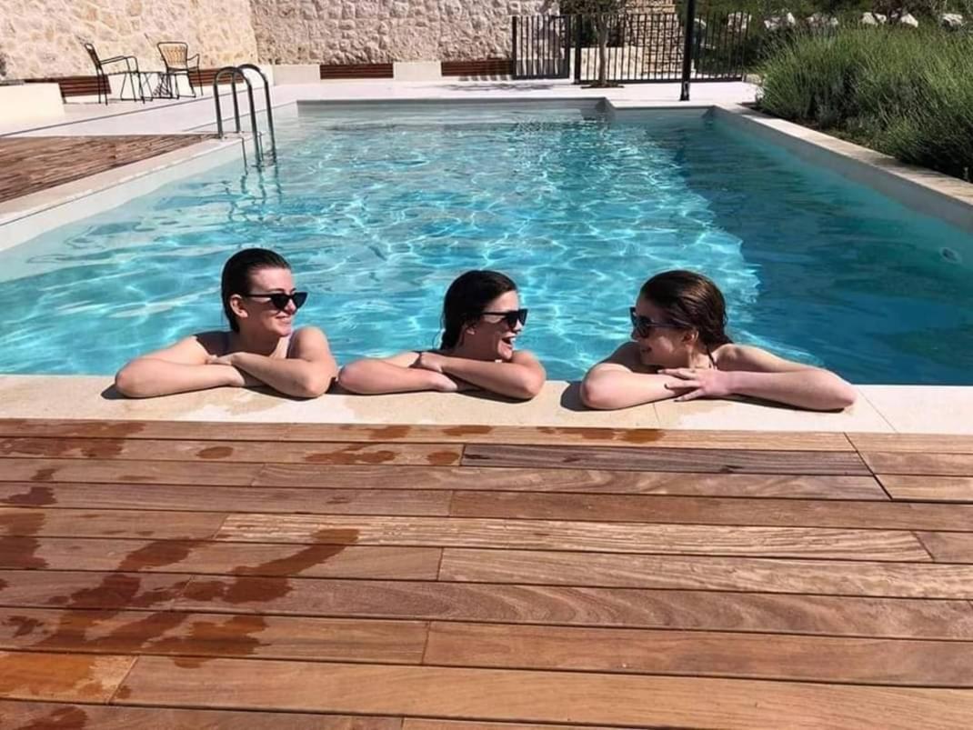 Luxury Suites Bellevue Lopar Zewnętrze zdjęcie